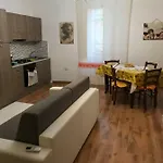 La Piazzetta בית הארחה